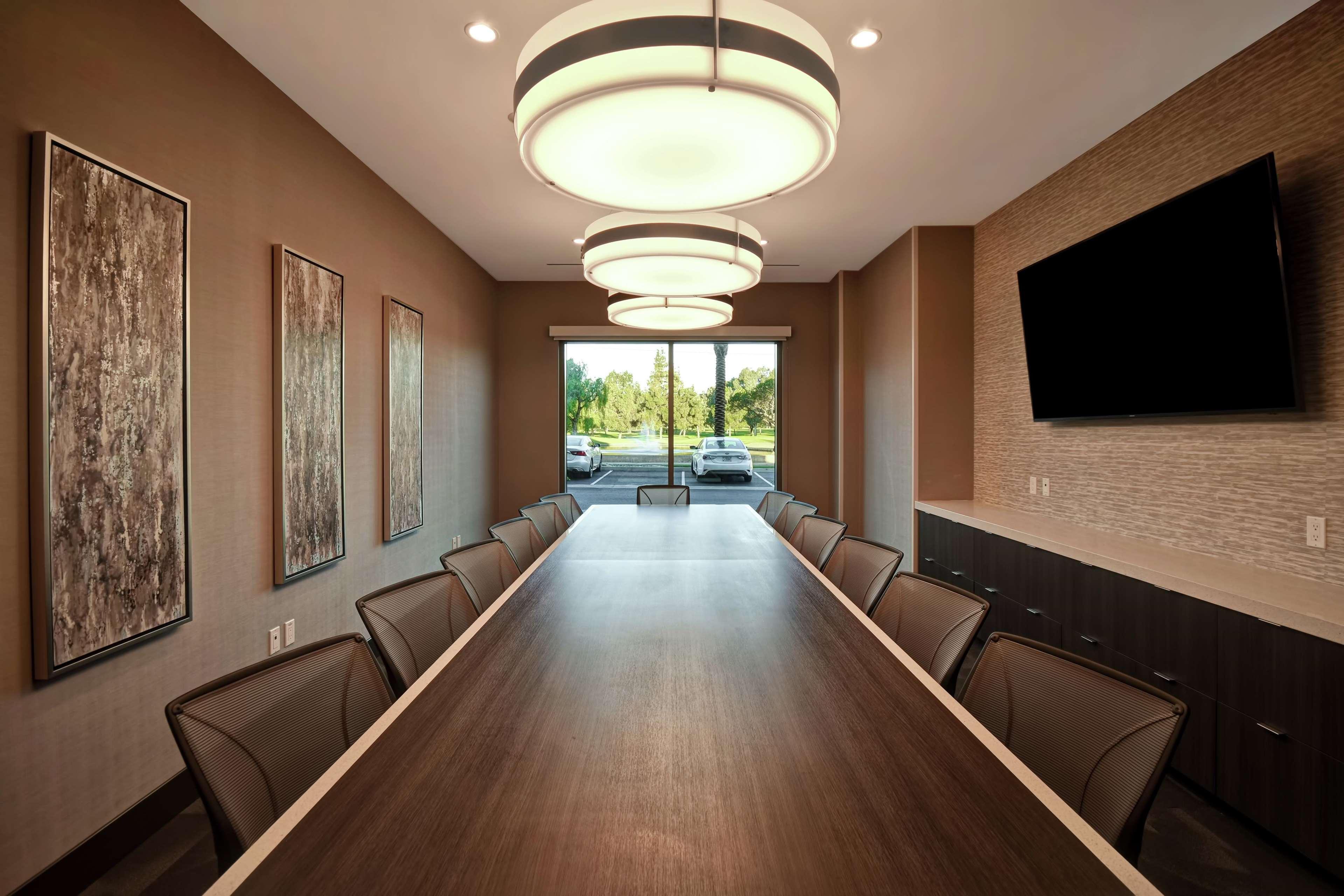 Hotel Home2 By Hilton Los Angeles 3*